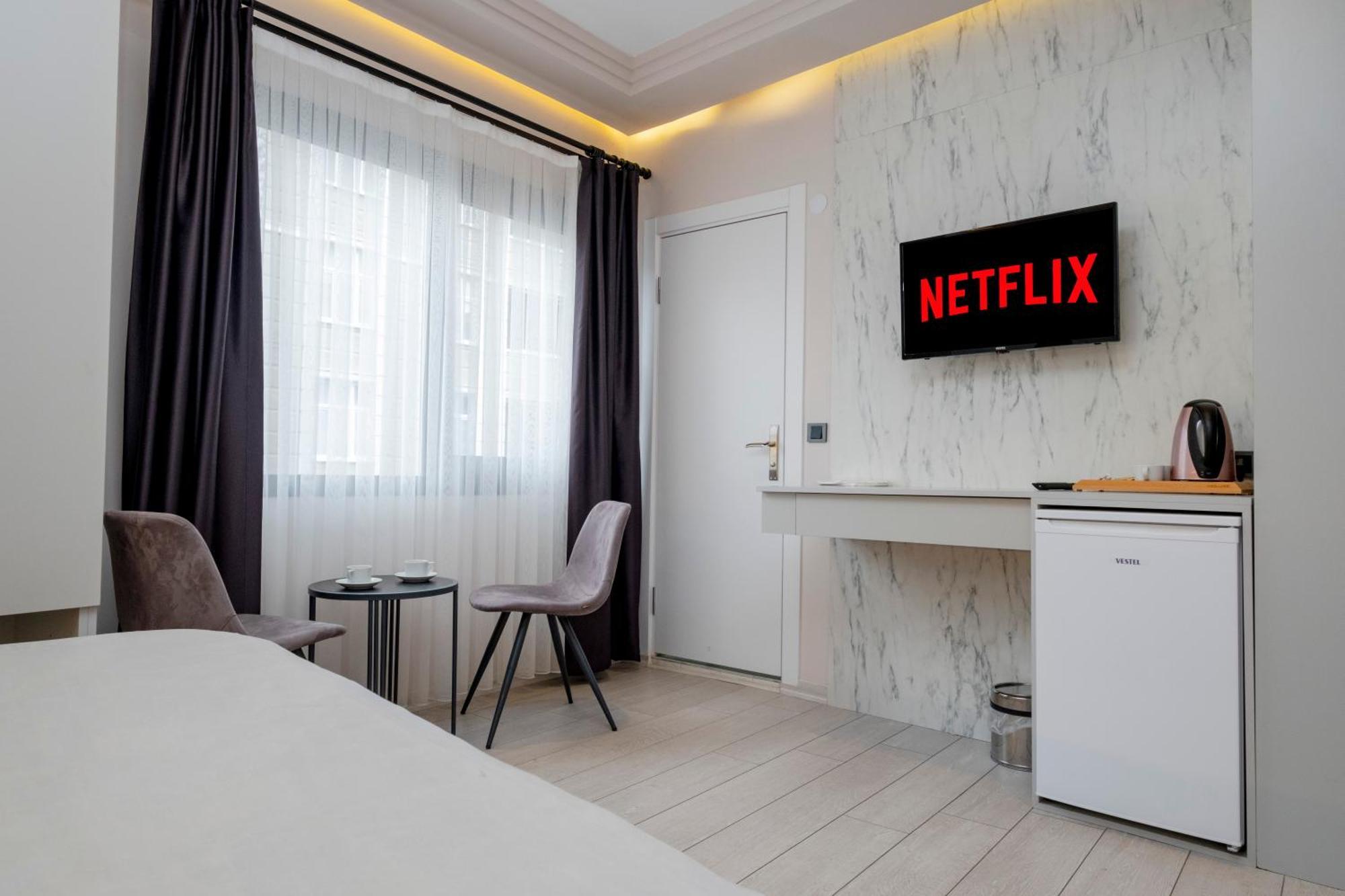 Lavender Airport Hotel Arnavutkoy Екстер'єр фото
