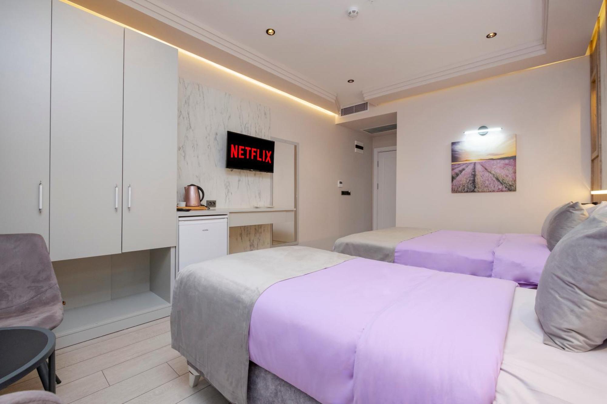 Lavender Airport Hotel Arnavutkoy Екстер'єр фото
