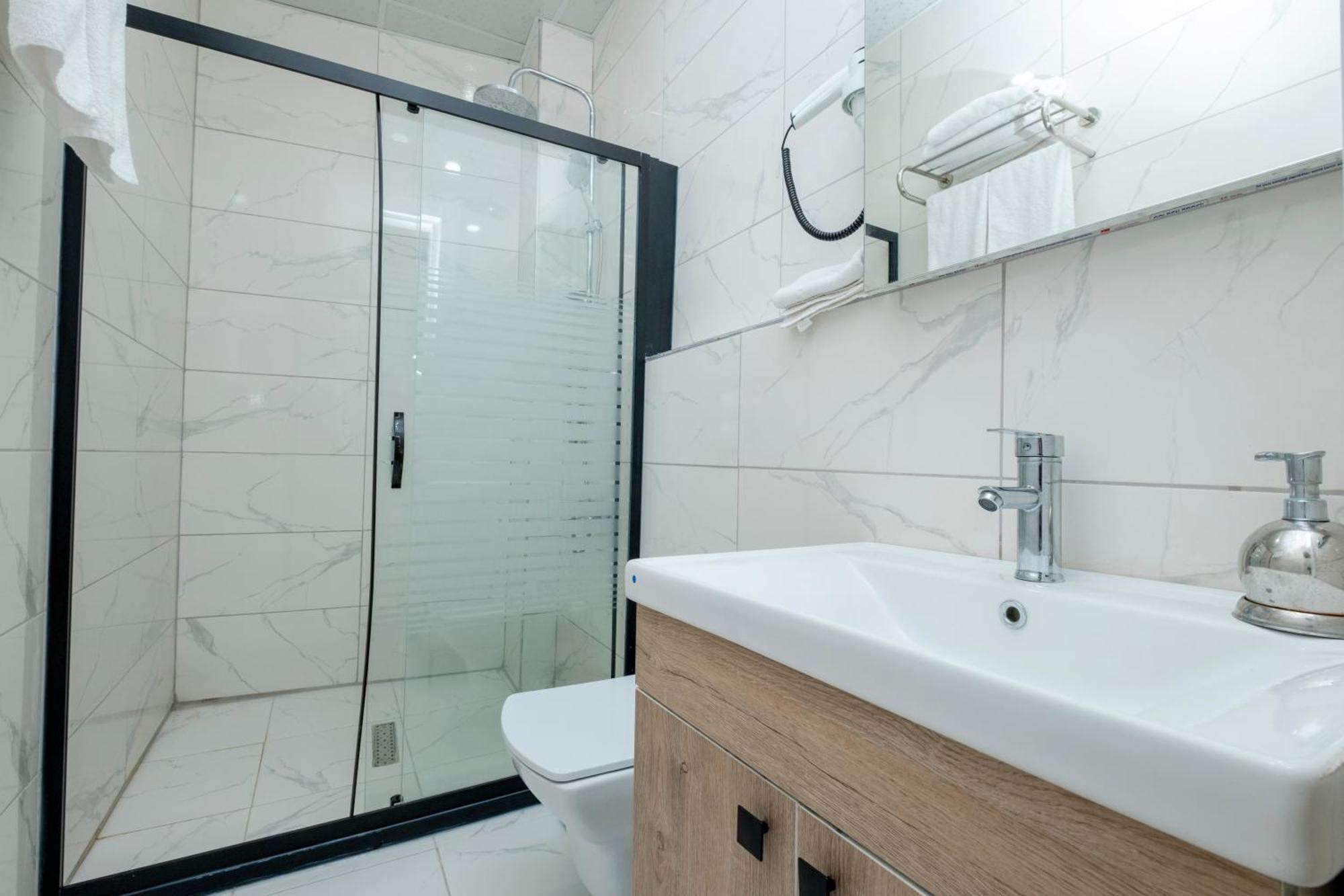Lavender Airport Hotel Arnavutkoy Екстер'єр фото