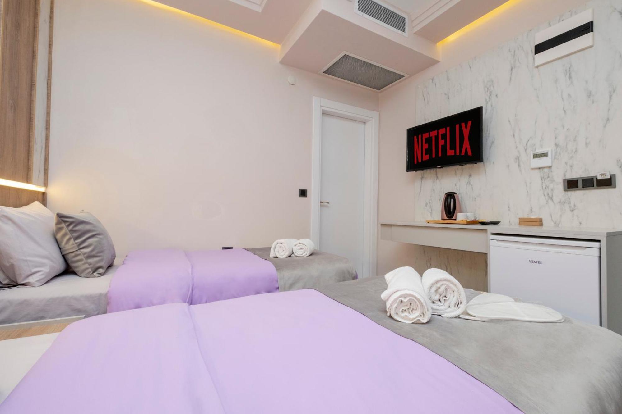 Lavender Airport Hotel Arnavutkoy Екстер'єр фото