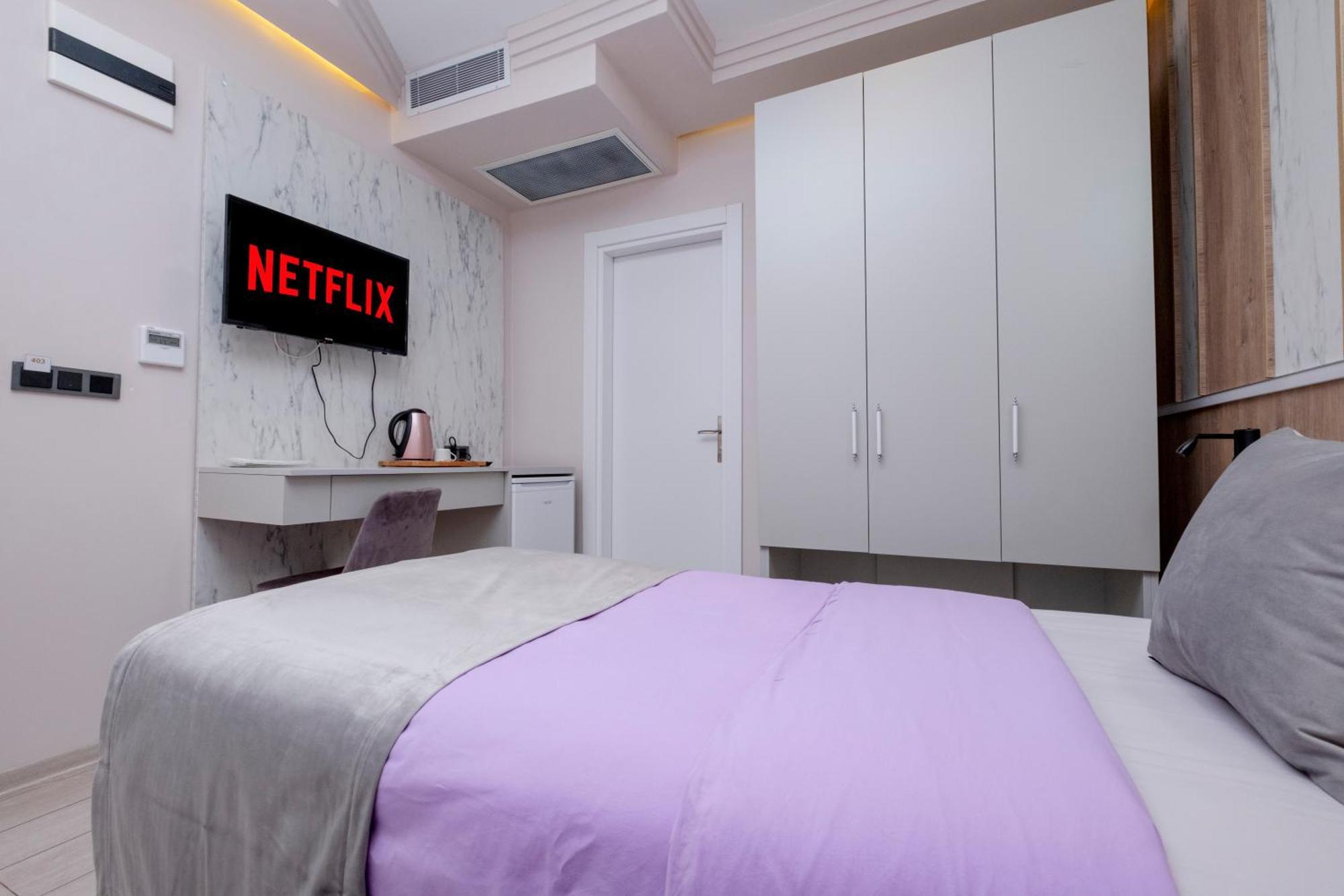 Lavender Airport Hotel Arnavutkoy Екстер'єр фото