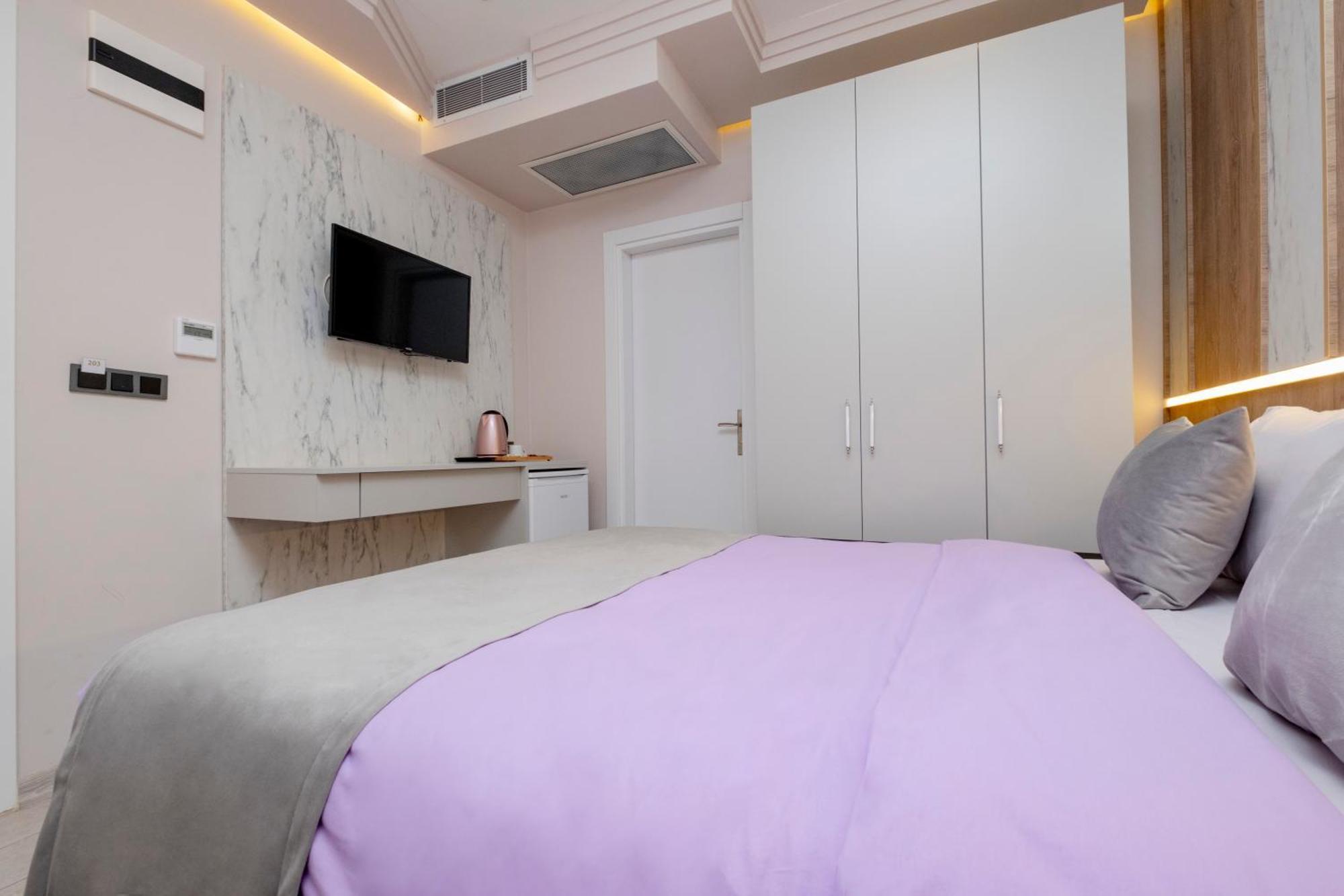 Lavender Airport Hotel Arnavutkoy Екстер'єр фото